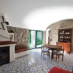Holiday home Vincenzo Di Meglio *