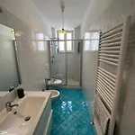 Holiday home Vincenzo Di Meglio *